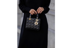 Sac Lady Dior : histoire, codes et guide d'achat en seconde main