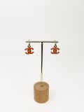 Boucles CC Chanel Pendantes Email Orange