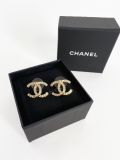 Boucles Chanel Torsadées Double CC À Strass Et Métal Doré