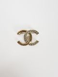 Broche Gold Strass Et Écriture Chanel
