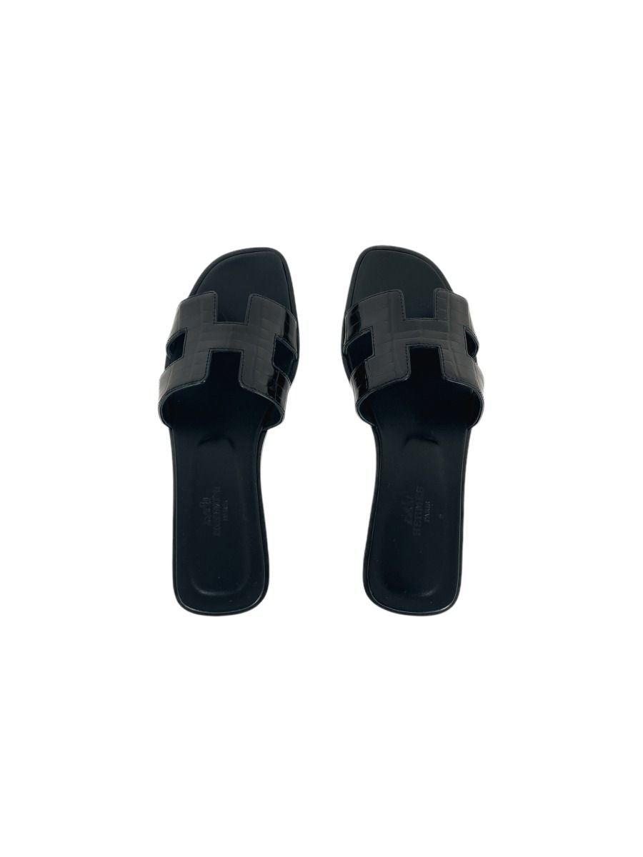 HERMES サンダル ブラック 36 1/2 Hermès Oran Sandals In Black Shiny Alligator Skin 36 | Myzah