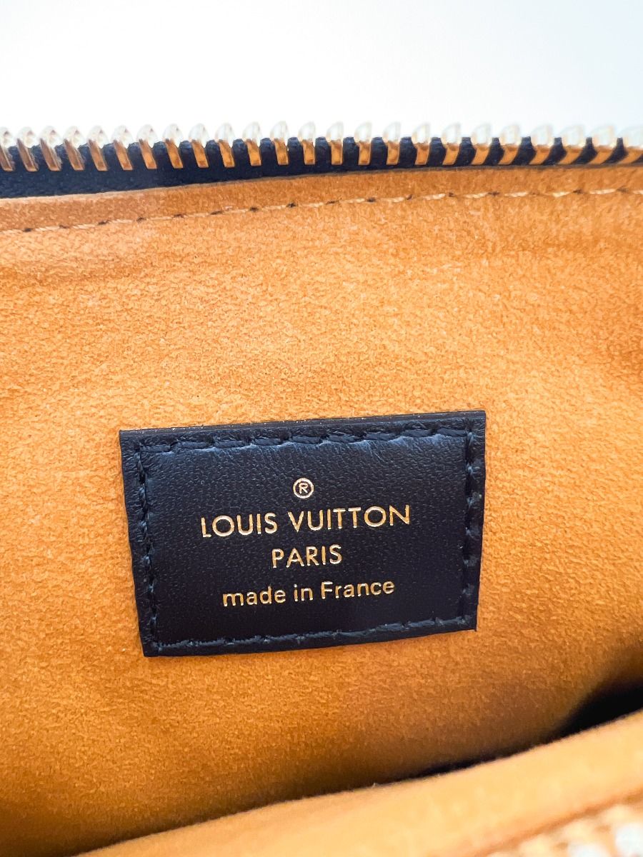 Louis Vuitton Coussin MM leather bag Black | Myzah