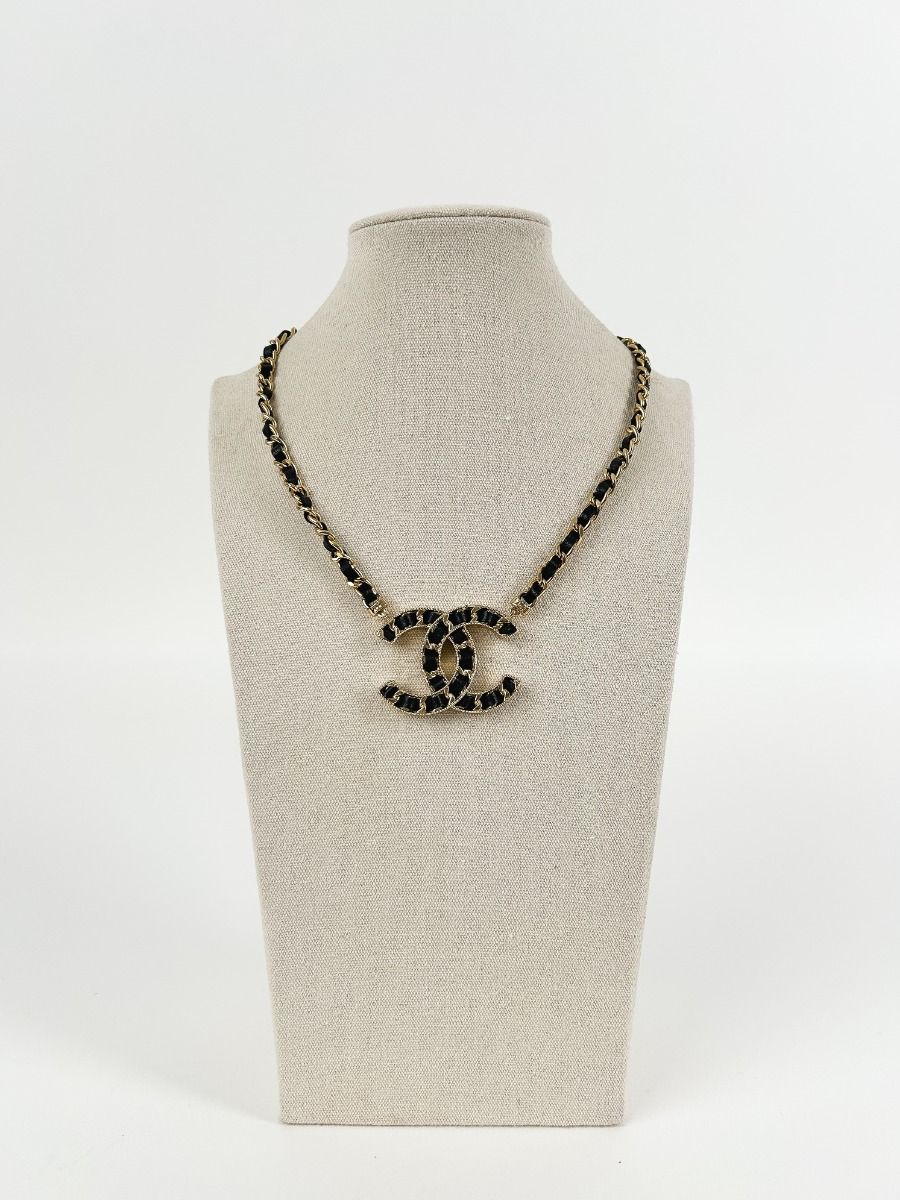 アクセサリー CHANEL Collier Chanel Double CC En Cuir noir | Myzah