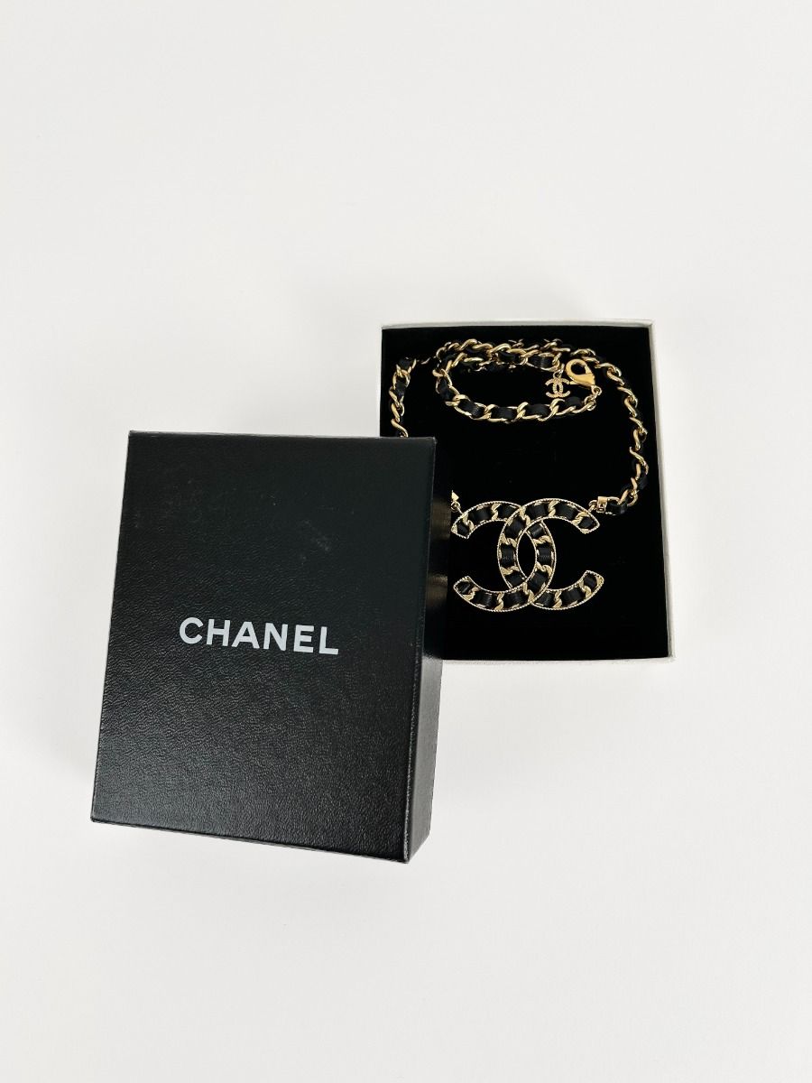 アクセサリー CHANEL Collier Chanel Double CC En Cuir noir | Myzah