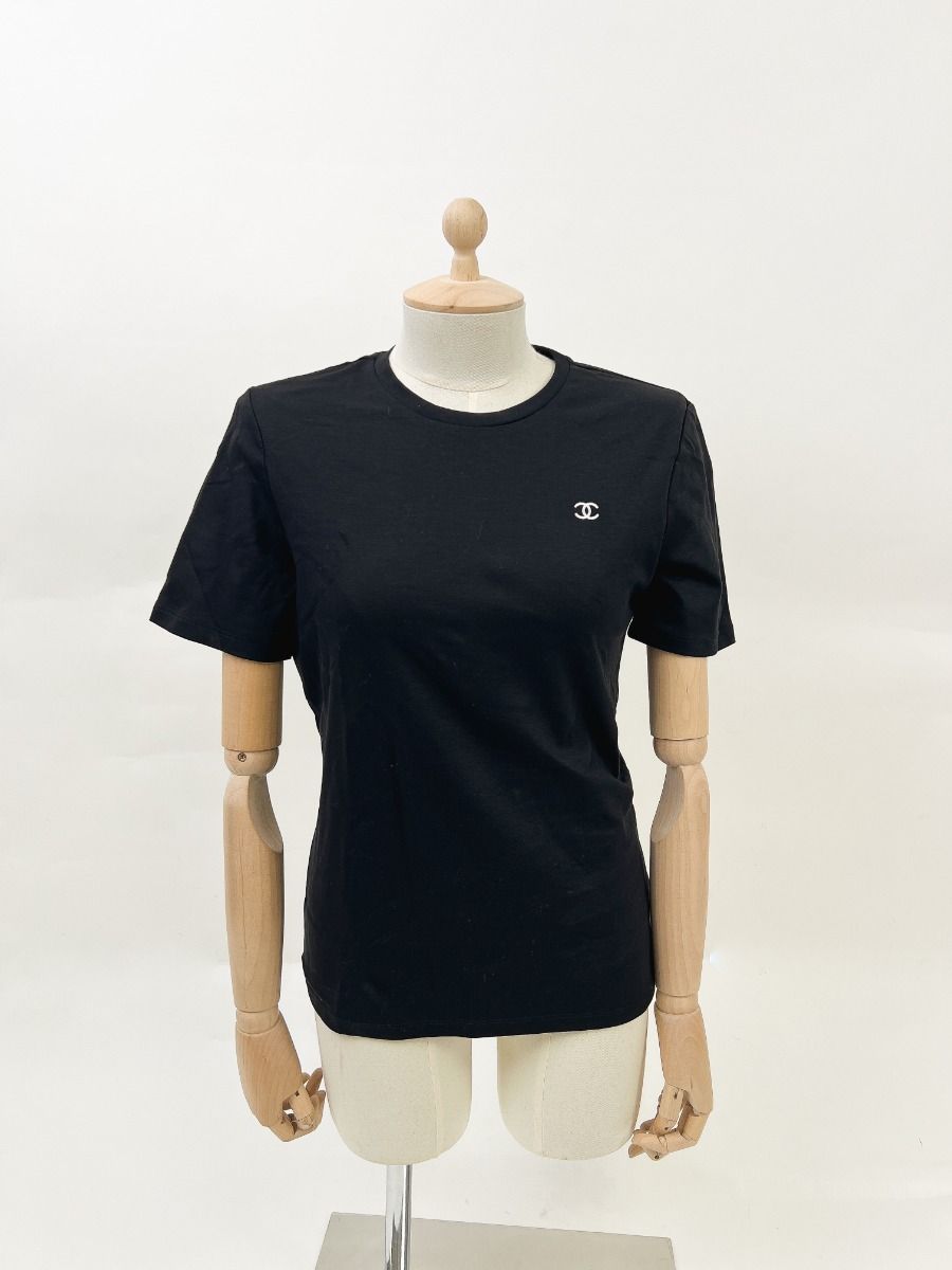 Chanel Short Sleeve Tee Size S | Myzah
