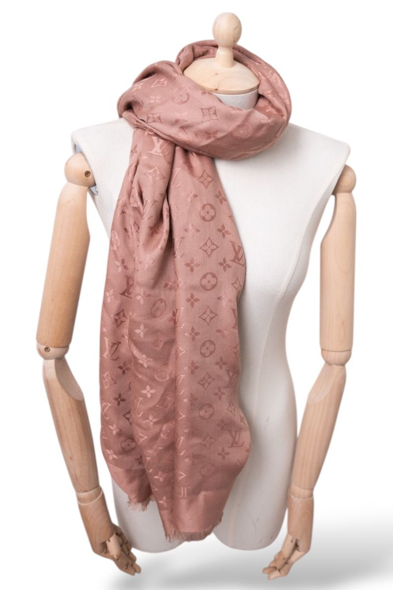 Châle Louis Vuitton Monogram Rose Kraft | Myzah