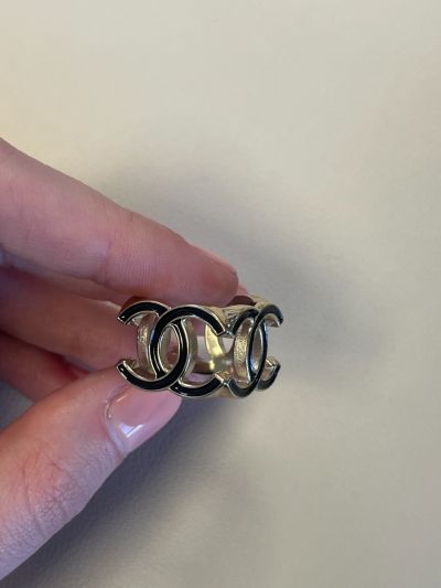 Bague Chanel Motif CC email noir Taille 53-54