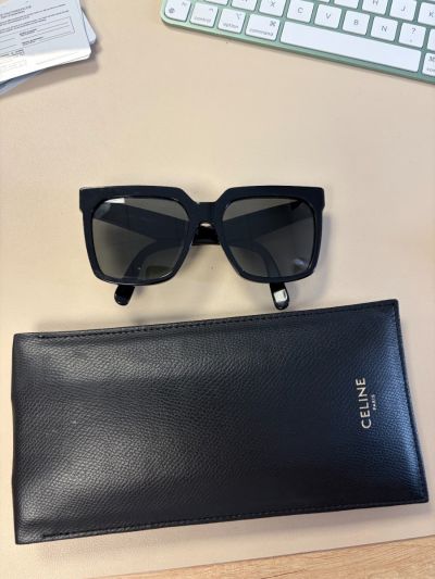 Lunettes Celine Noires Avec pochette en cuir noire 