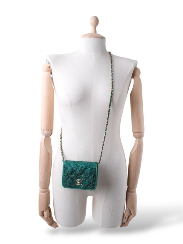 Sac Chanel En Cuir Vert Avec Cristaux Swarovski