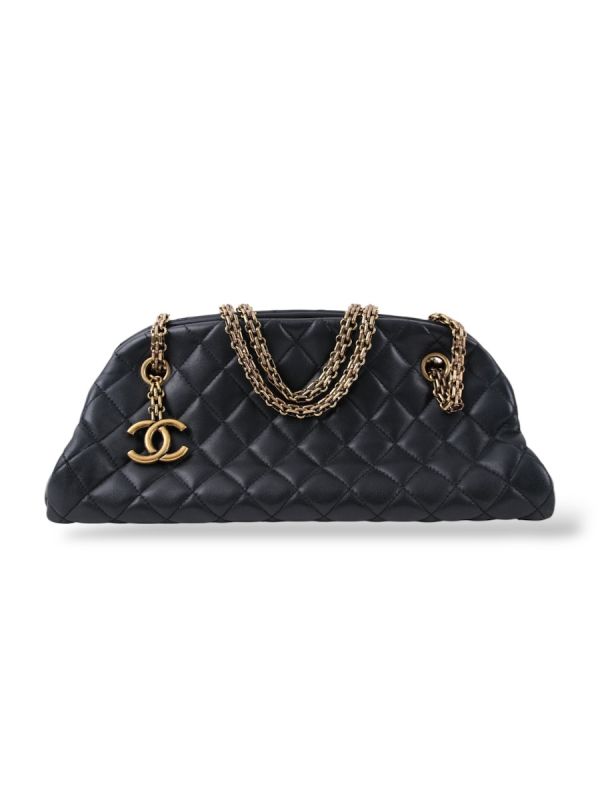 Chanel Mademoiselle En Cuir Noir Matelassé 