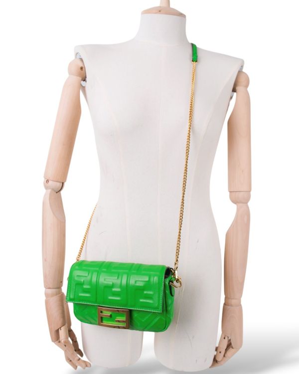 Sac à Bandoulière Fendi Baguette En Cuir De Veau Vert 