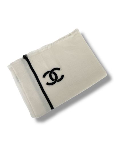 Châle En Cachemire Chanel Blanc Ecru Logo Double CC