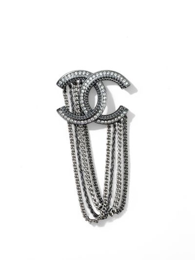 Broche Argentée À Strass Chanel Chaînes Pendantes