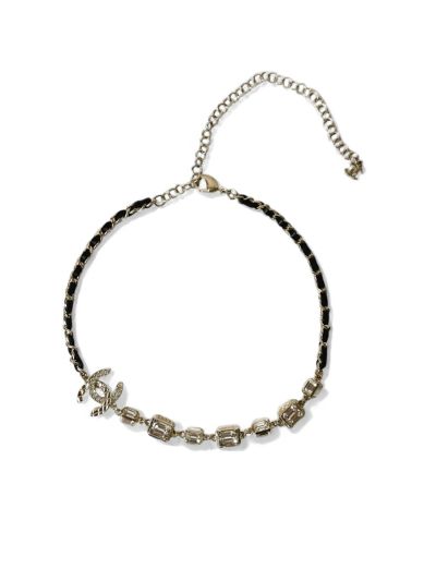 Ras de cou Chanel CC à Strass et cuir entrelacé noir