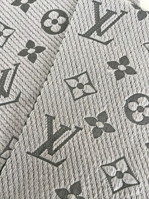 Écharpe Louis Vuitton Grise Laine et Soie Logomania