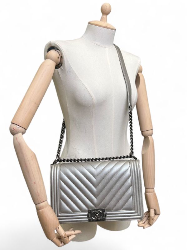 Sac Chanel Boy Large En Cuir Matelassé Gris