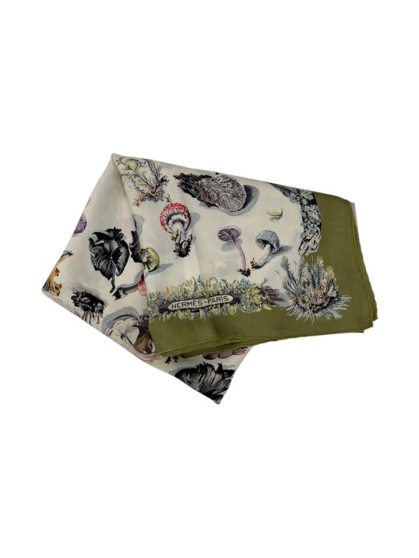 Foulard En Soie Hermes Multicolor
