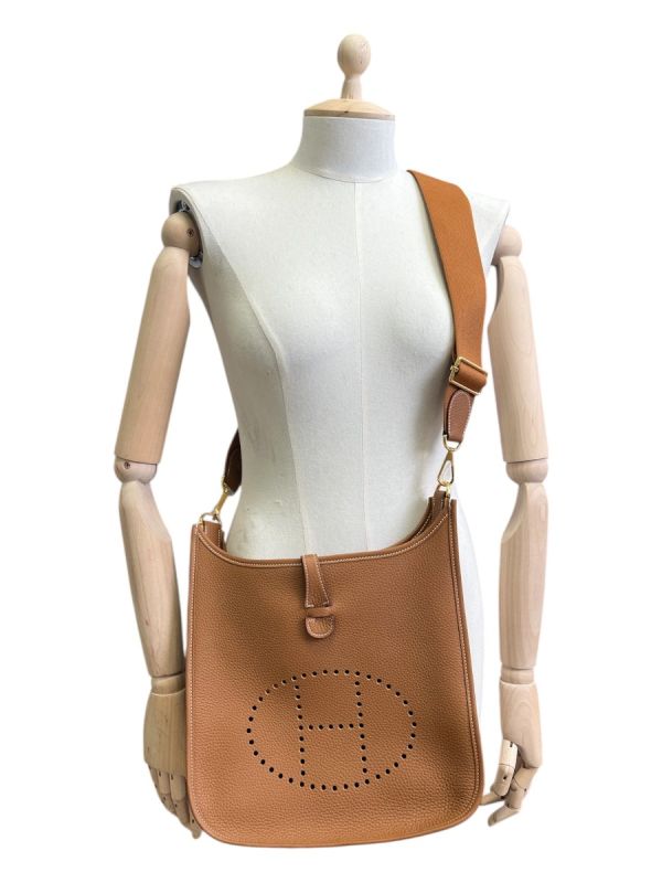 Sac à Bandoulière Hermès Evelyne III 29 En Cuir Doré