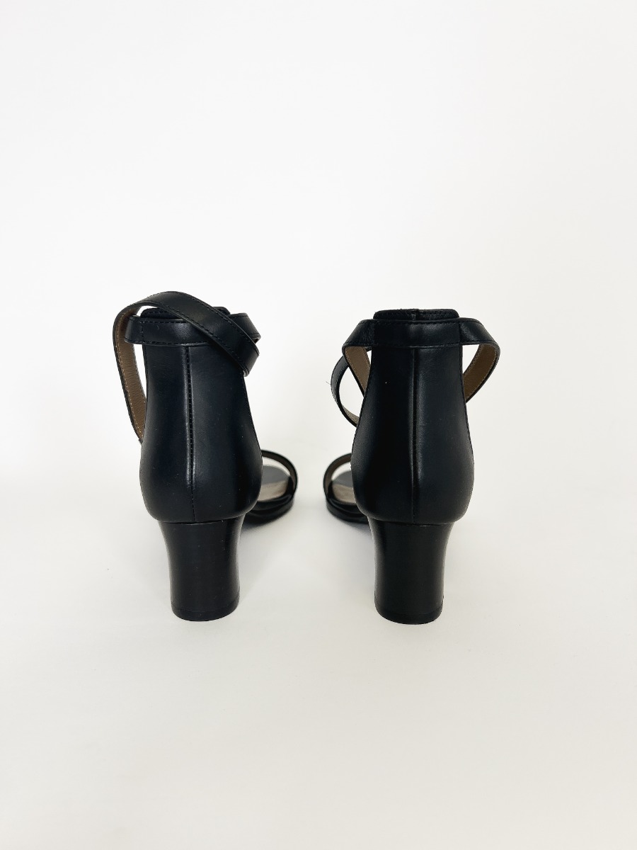 Hermès Manege Sandals Black 36 Kelly Buckle Heels | Myzah Hermès Manege Sandals Black 36 Kelly Buckle Heels | Myzah