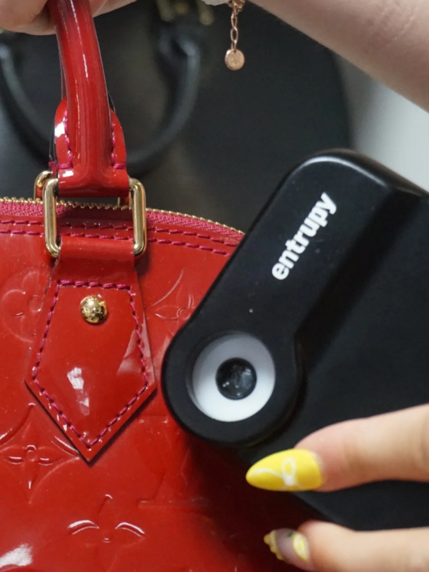 Entrupy : l’intelligence artificielle au service de l’authenticité du luxe